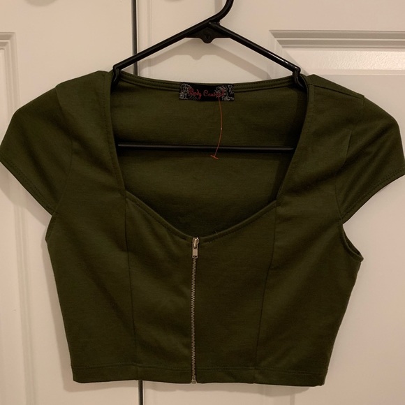 green zip up top